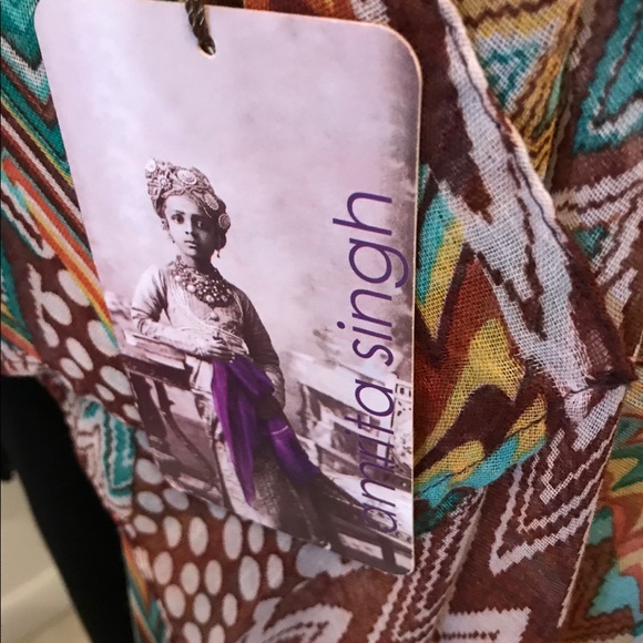 Amrita Singh Scarf/Wrap NWT - Picture 7 of 7